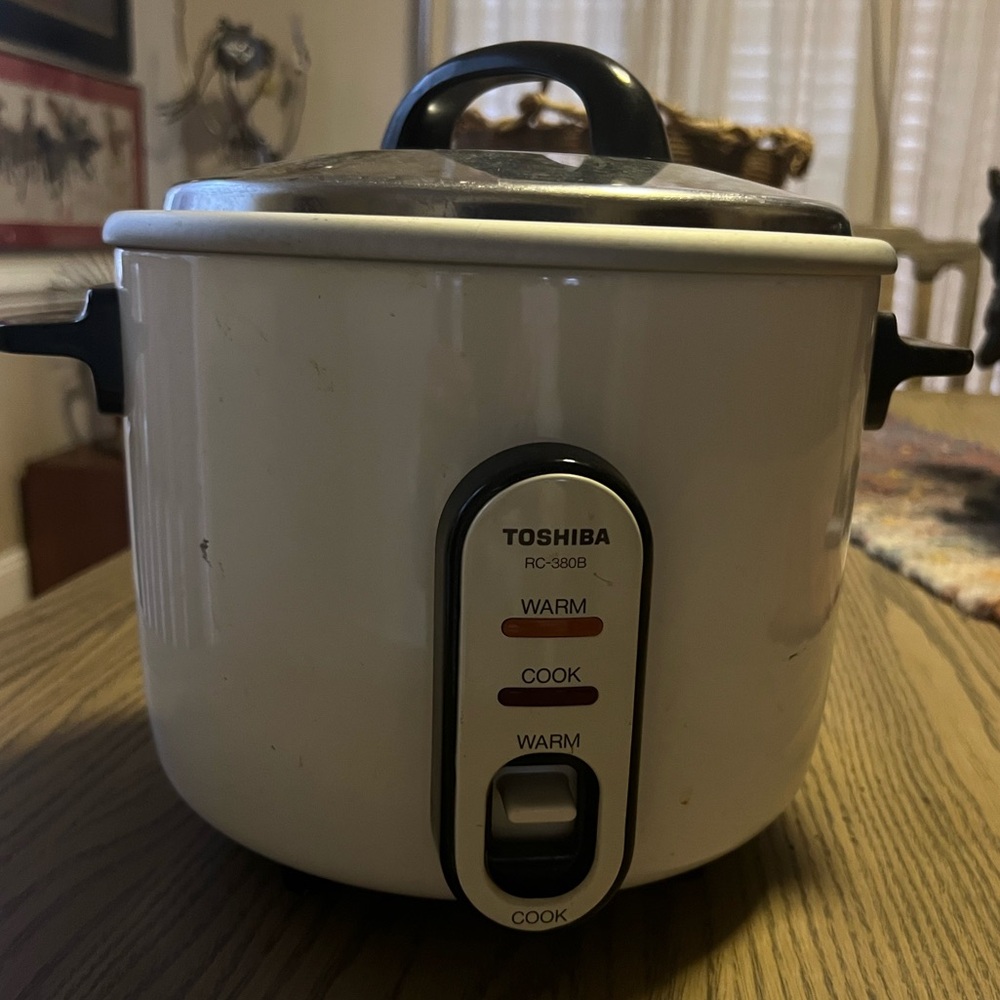 Toshiba Silver, Ivory and Black Auto Electric Rice Cooker